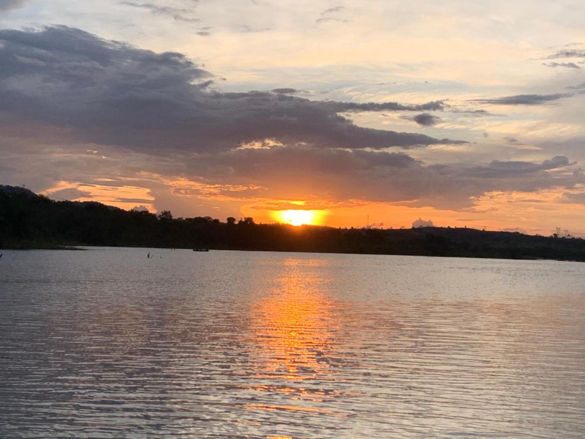 Chale Com Jacuzzi Vista Do Lago Alexania Zewnętrze zdjęcie
